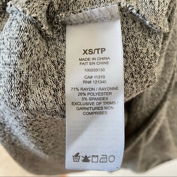 ❤️3/$30❤️ Grey Lightweight Sweater - Picture 6 of 6